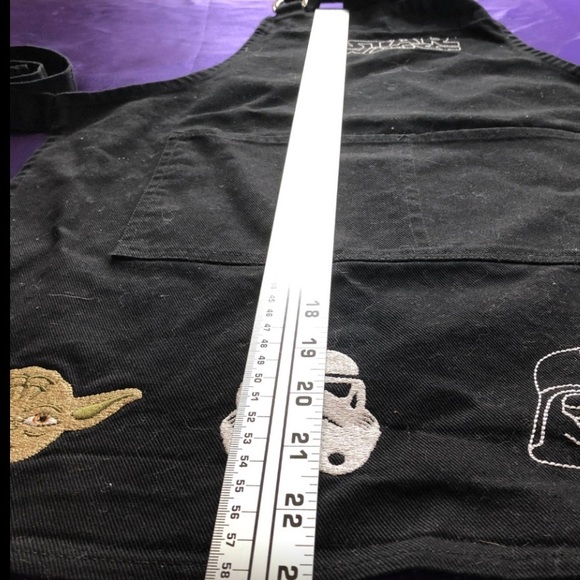 🤖🤖 STAR WARS Black Kids Apron by WILLAMS SONOMA - Picture 3 of 3